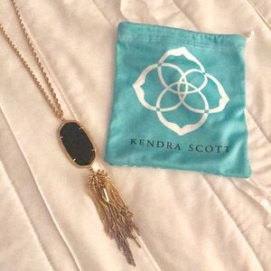 Kendra Scott necklace